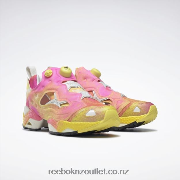 Chalk/Core Black 2B4626197 Smiley Instapump Fury Shoes Reebok
