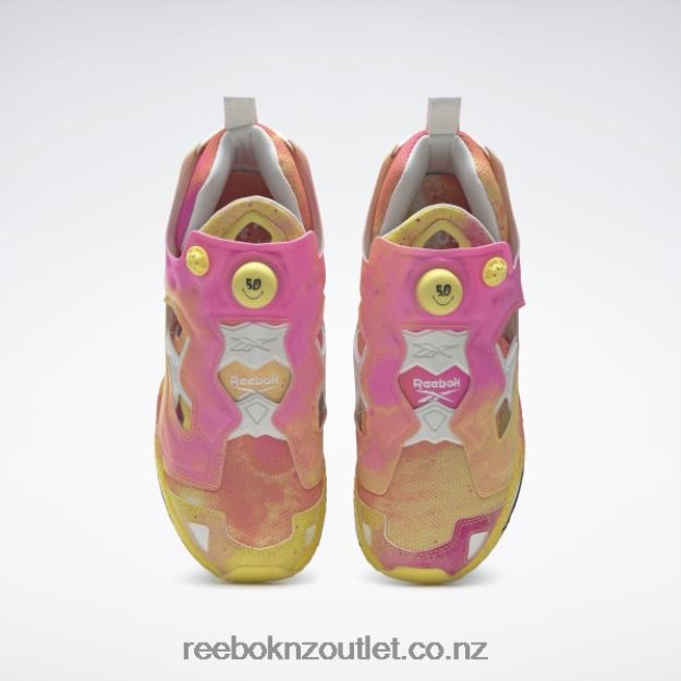 Chalk/Core Black 2B4626197 Smiley Instapump Fury Shoes Reebok