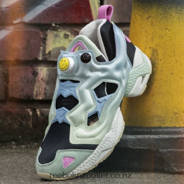 Pantone/Core Black 2B4626151 Smiley Instapump Fury 95 Shoes Reebok