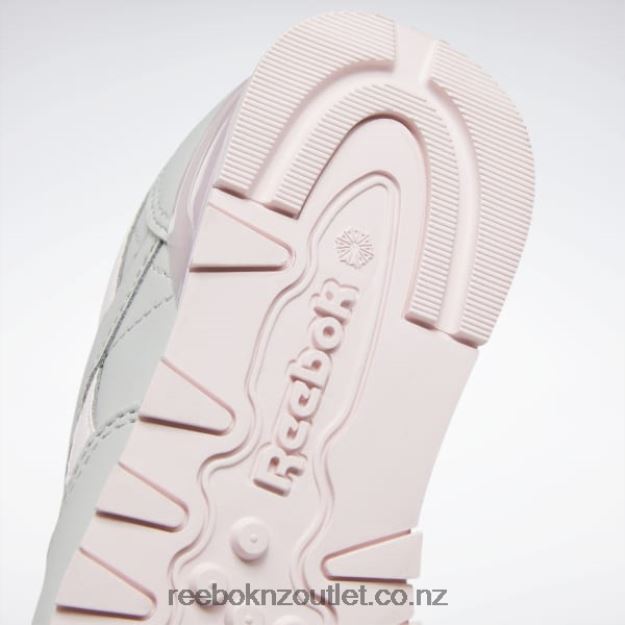Pure Grey 2/Porcelain Pink 2B46261409 Classic Leather Step \'n\' Flash Shoes - Preschool Reebok Kids