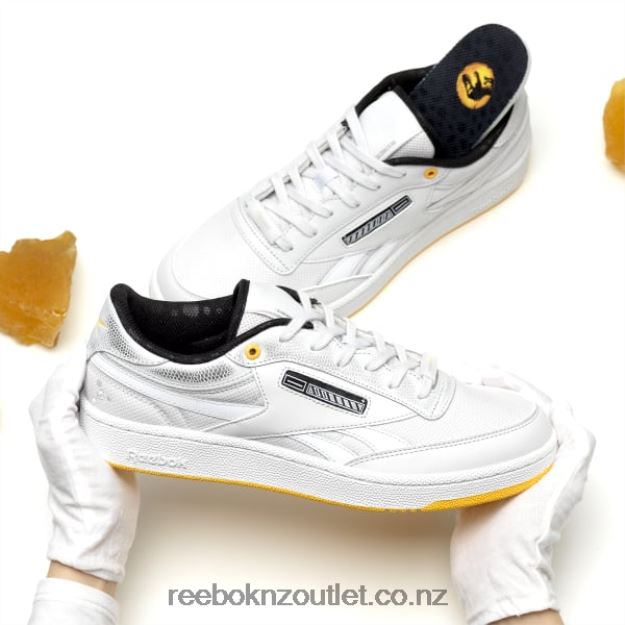 Spirit White/Silver Met./Track Gold 2B46261086 Jurassic World Club C Revenge Men\'s Shoes Reebok
