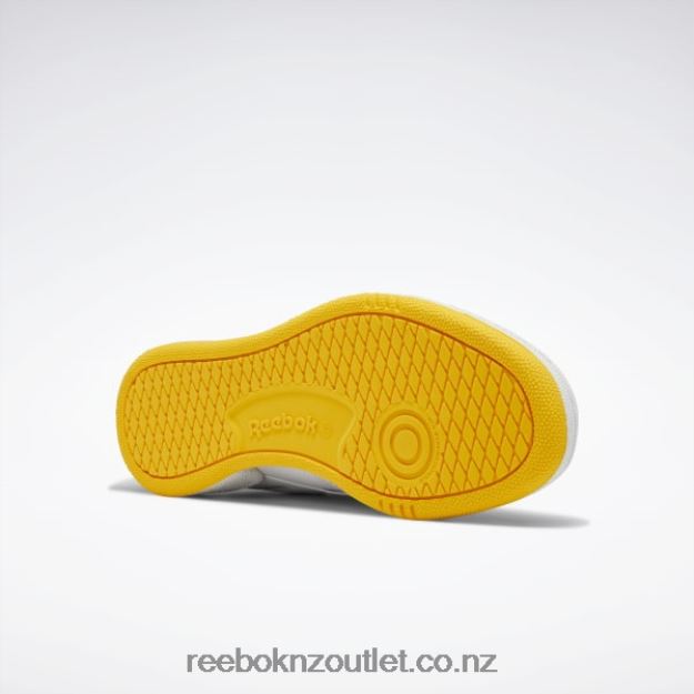 Spirit White/Silver Met./Track Gold 2B46261086 Jurassic World Club C Revenge Men\'s Shoes Reebok