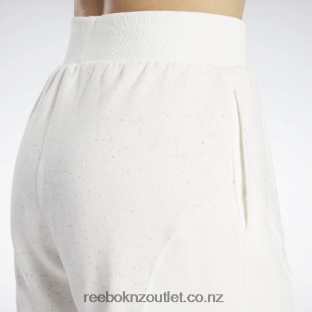 Chalk 2B4626700 Classics Varsity High-Rise Rib Shorts Reebok Women