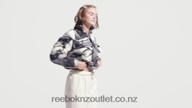 Pure Grey 5 2B4626848 Classics Winter Print Half-Zip Sweatshirt Reebok Women