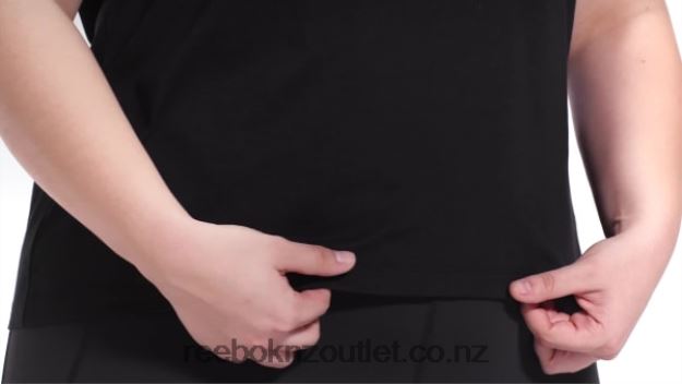 Black 2B4626837 Graphic Vector T-Shirt (Plus Size) Reebok Women