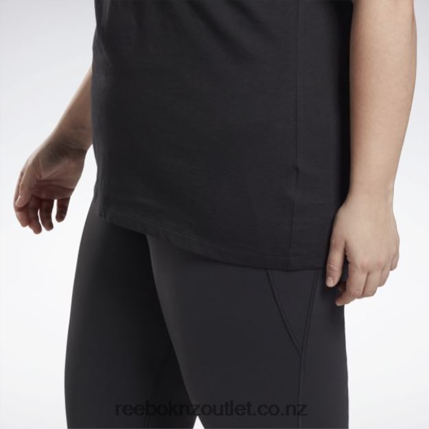 Black 2B4626837 Graphic Vector T-Shirt (Plus Size) Reebok Women