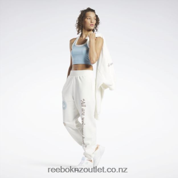 Blue Pearl 2B4626913 Classics Graphic Halter Tank Top Reebok Women