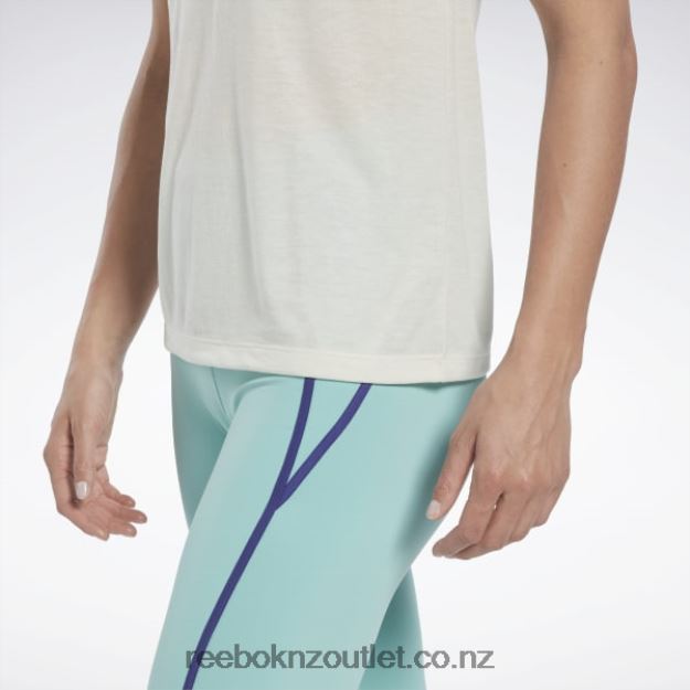 Classic White 2B4626565 Les Mills Graphic Muscle Tank Top Reebok Women