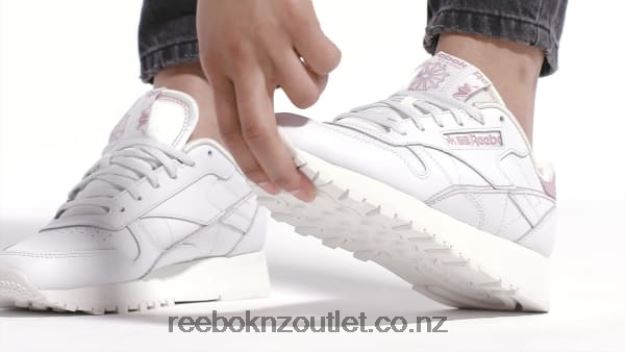 Ftwr White/Chalk/Infused Lilac 2B4626209 Classic Leather Make It Yours Women\'s Shoes Reebok